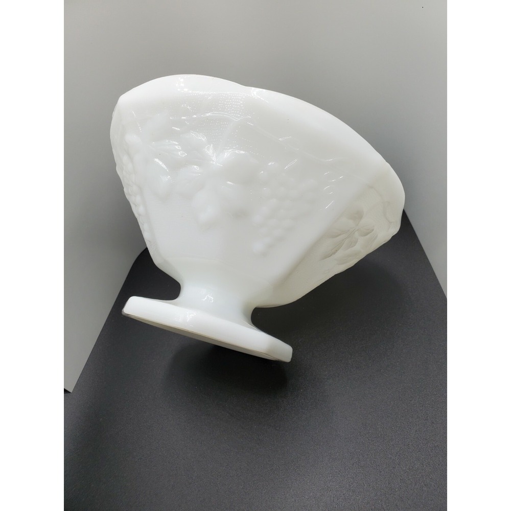 Vintage Anchor Hocking White Milk Glass Footed Bowl w/ Grapes & Vines Design exc
